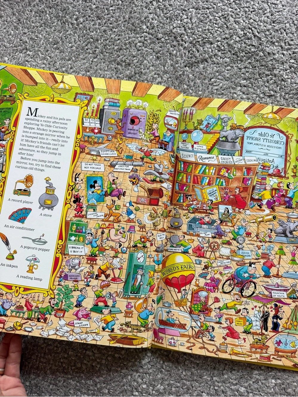 Walt Disney Mickey and Friends Look and Find Book